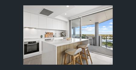 CONTEMPORARY BEACHSIDE APARTMENT - Photo 3