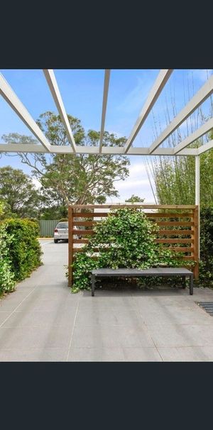 Stylish Studio Apartment with Separate Bedroom & Large Courtyard - Photo 1