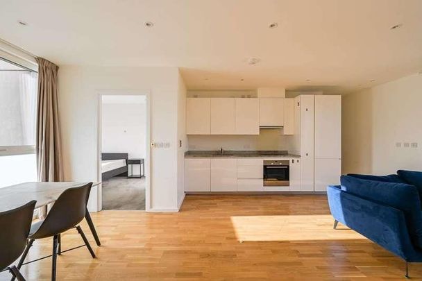 Skylark Point, East Village, Stratford, E20 - Photo 1