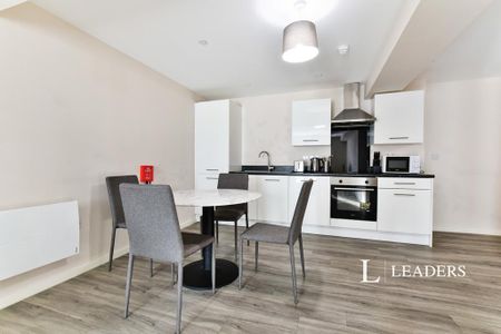 2 bedroom flat to rent - Photo 4