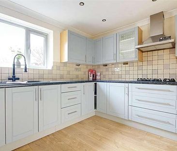 Pentrich Avenue, Enfield, EN1 - Photo 1