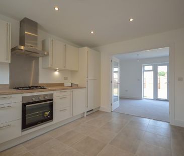 3 bedroom semi-detached house to rent - Photo 1