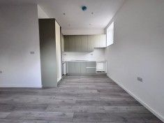 1 bed Apartment for Rent - Photo 1