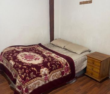 1 bedroom in a house share to rent - Photo 5