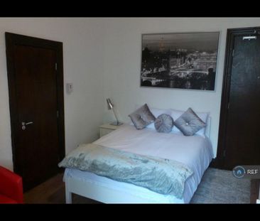 Studio to rent - Photo 1