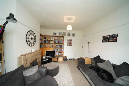 3 Bedroom House, Chester - Photo 4