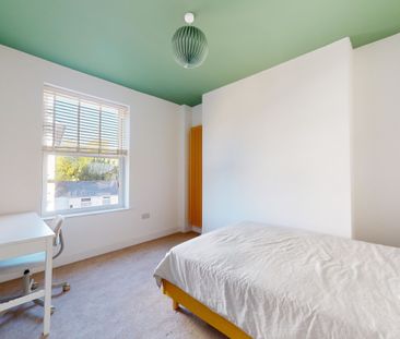 65 Forest Road Flat 4 - Photo 2