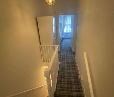 Francis Avenue, Ilford, IG1 - Photo 5