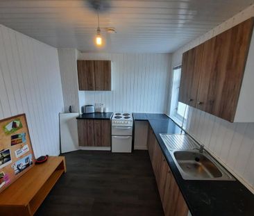 3 bedroom terraced house to rent - Photo 5