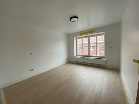 Gerenoveerde woning met 3 slpk en garage te Rollegem-Kapelle - Photo 3