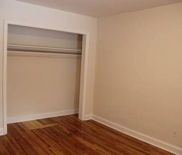 Rent:CenterTown 2bedroom Apt Nov1st - Photo 4