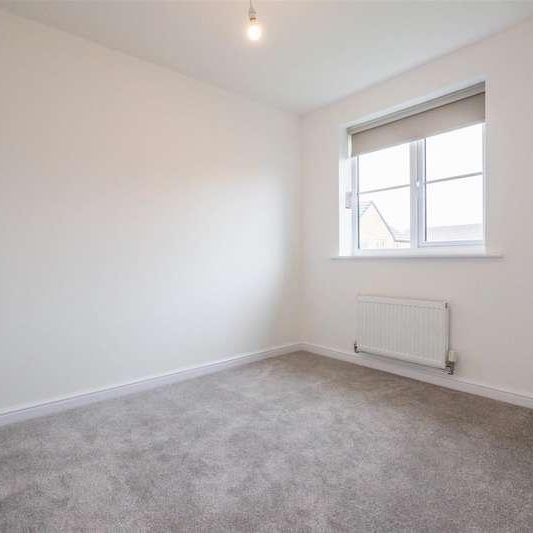 Carrwood Park, Bradford - Photo 1