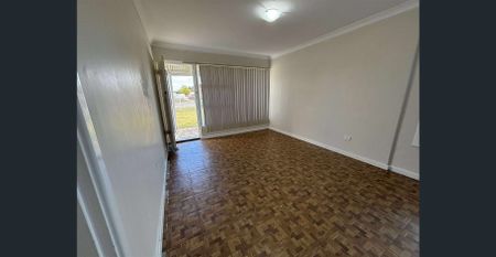 Charming 3 x 1 Home in the Heart of Dudley Park - Photo 3