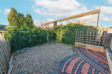 Medina Close, Woosehill, Wokingham, RG41 - Photo 3