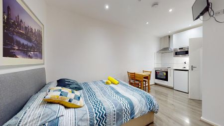 Studio to rent - Photo 3