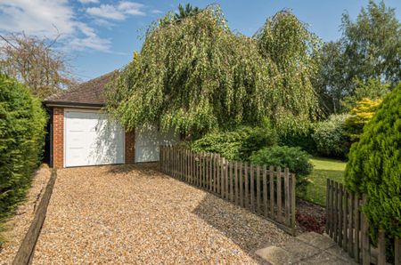 4 Bedroom House - Manor Road, Durley - Photo 2