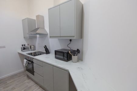 flat b, 708 High Road, London N12 9QL, UK, London - Photo 4