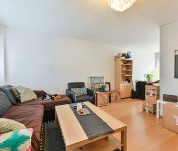 3 bedroom end of terrace house to rent - Photo 4