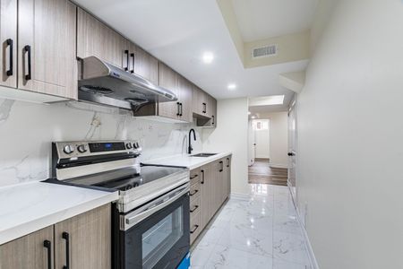 For Lease - 102 Leadenhall Road, Brampton, Ontario - Photo 3