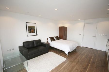 Studio to rent - Photo 2