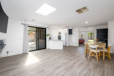 **3 month lease as property is listed for sale** - Photo 5