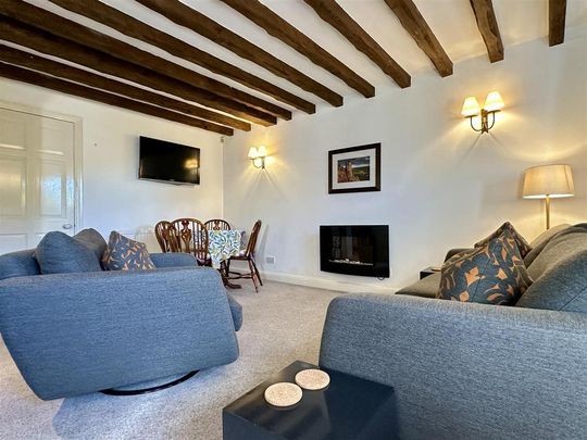 2 bedroom cottage to rent - Photo 1