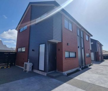 Townhouse On Halliwell! - Photo 5