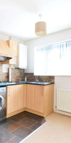 Station Approach, West Byfleet, KT14 - Photo 1