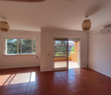 Apartamento T1 com Vista Desafogada em Zona Premium na Costa da Guia - Photo 3