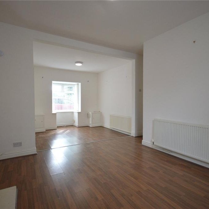 2 bedroom end of terrace house to rent - Photo 1