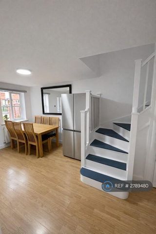3 bedroom terraced house to rent - Photo 2