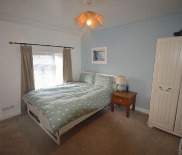 2 bedroom end of terrace house to rent - Photo 3