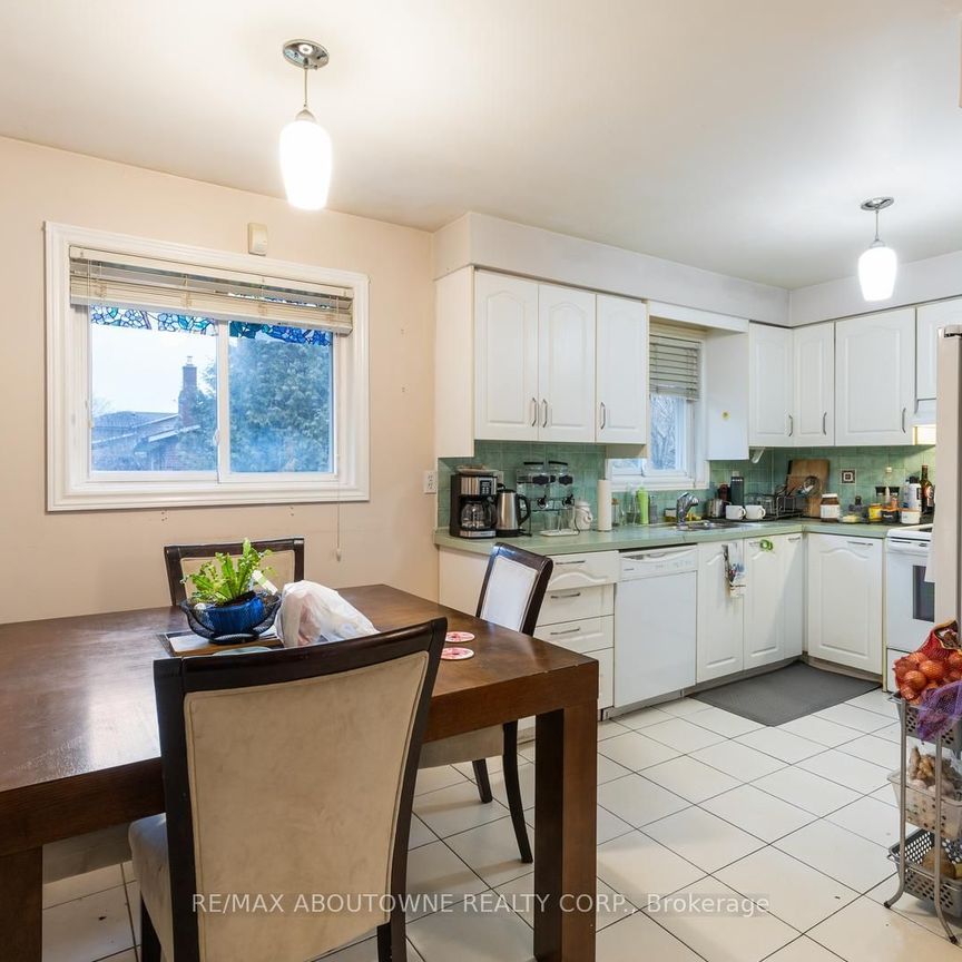 For Lease - 14 Angus Drive Unit# Upper, Toronto, Ontario - Photo 1