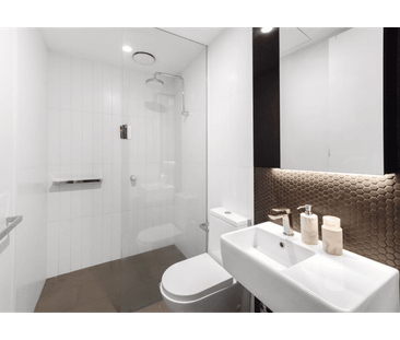 Light, Bright, and Perfectly Positioned – Your Urban Sanctuary Awaits - Photo 6