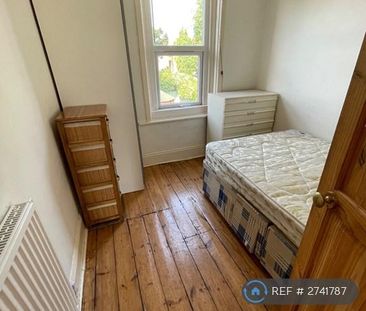 4 bedroom detached house to rent - Photo 4