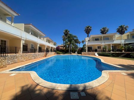 Excellent 2 bedroom duplex flat, in a singular condominium with swimming pool in Almancil. - Photo 2