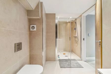 3 Bedroom Penthouse - Photo 4