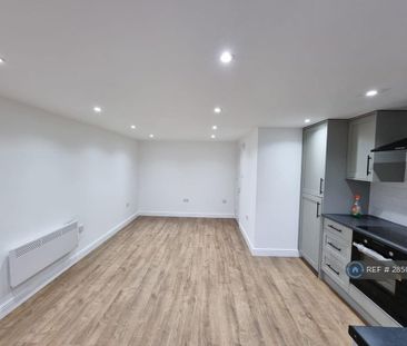 Studio to rent - Photo 3