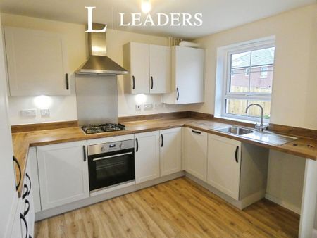 3 bedroom semi-detached house to rent - Photo 5