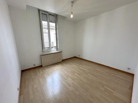 Location Appartement 3 pièces 57m² BORDEAUX 33800 - Photo 3