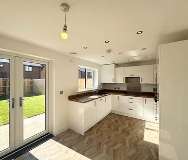 3 bedroom semi-detached house to rent - Photo 4
