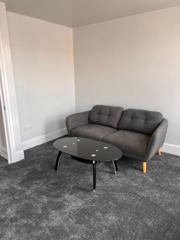 1 Bed Flat, Wellwood Road, IG3 - Photo 3