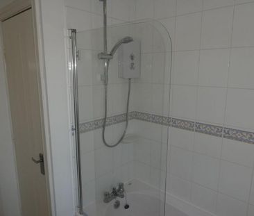 2 bedroom semi-detached house to rent - Photo 4