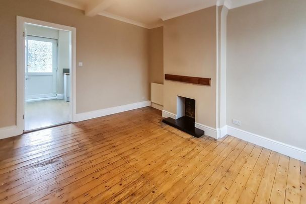 3 bedroom end of terrace house to rent - Photo 1