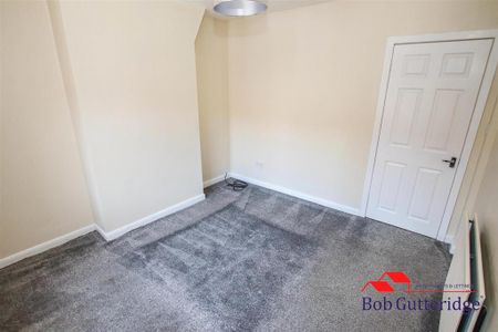 2 bedroom semi-detached house to rent - Photo 4