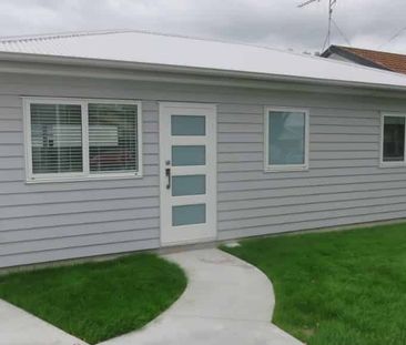 Two Bedroom in a Prime Hamilton East Location - Photo 2