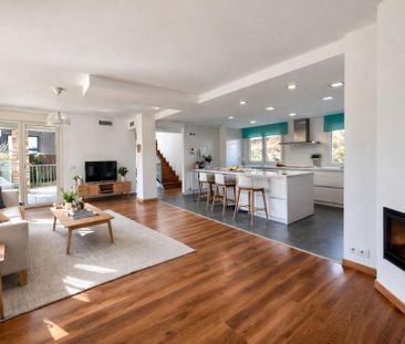 6 room luxury Semidetached House for rent in Majadahonda, Autonomou... - Photo 2