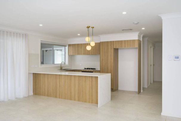 IN THE HEART OF MEDOWIE!! - Photo 1