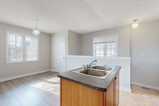 For Lease - 525 Country Glen Road Unit# Coach, Markham, Ontario - Photo 1