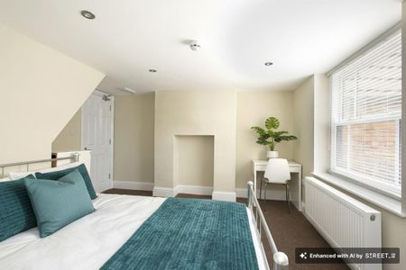 5 bedroom flat to rent - Photo 2